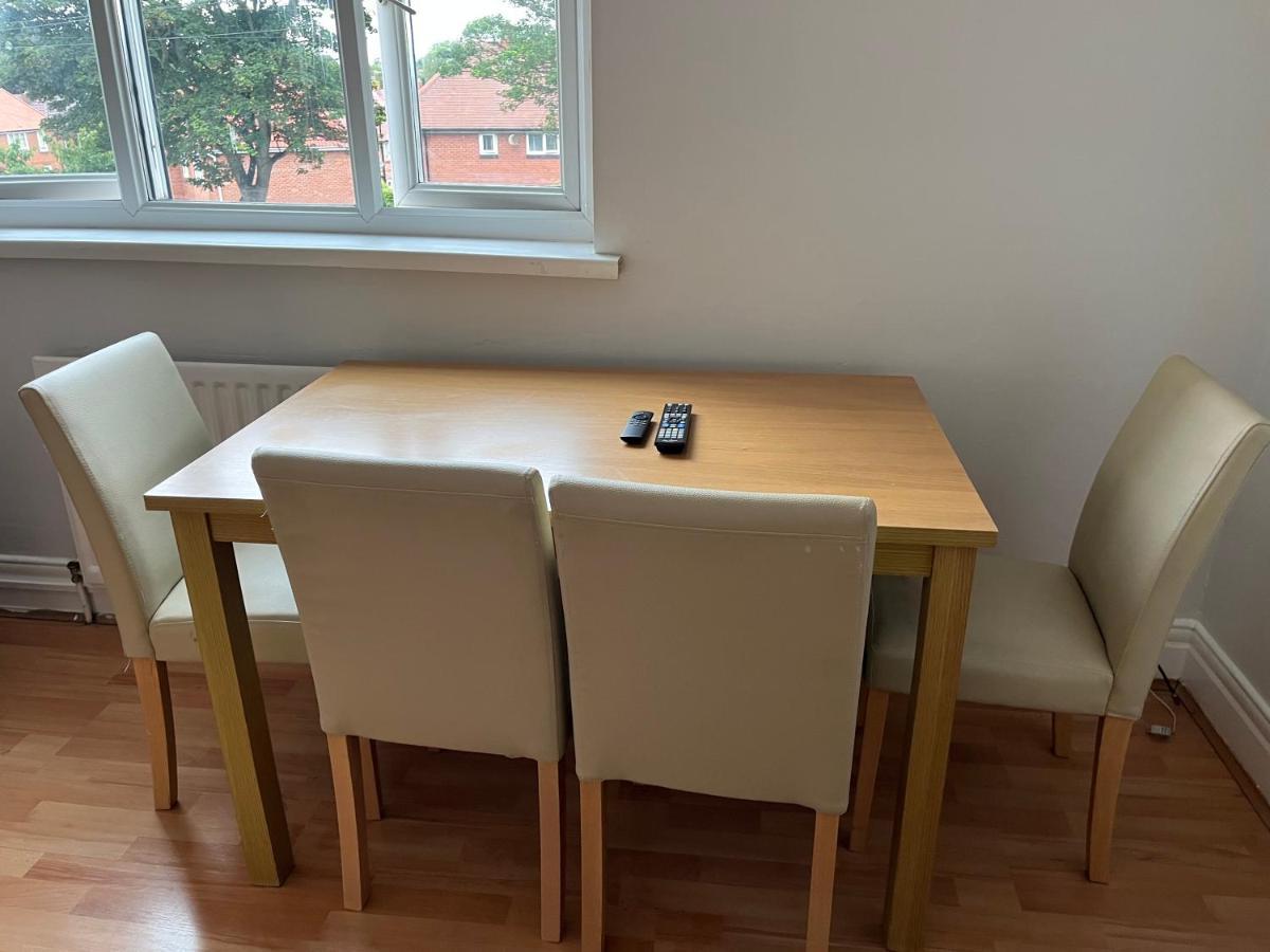 2 Bedroom Apartment, 5 Minutes From City Centre Νιούκασλ Εξωτερικό φωτογραφία